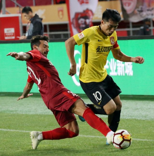 羽毛球常规赛上演强强对话,荆楚霹雳队读秒扳平关东天虎队,团队配合流畅;重拾自信的夜晚的简单介绍 羽毛球常规赛上演强强对话,荆楚霹雳队读秒扳平关东天虎队,团队配合流畅;重拾自信的夜晚的简单介绍