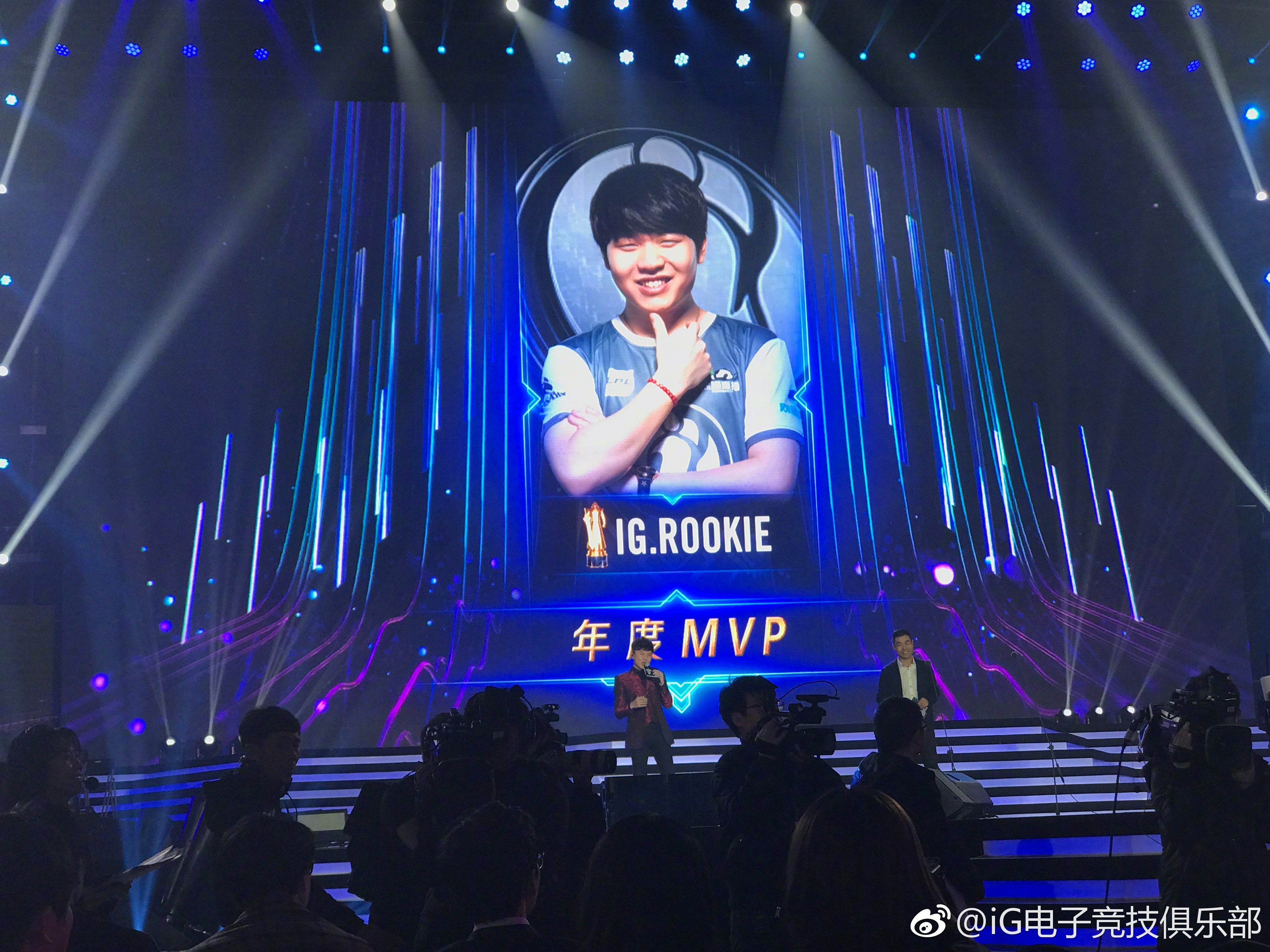  切尔西引发争议！，Rookie官方宣布持续失利新规赢得满堂喝彩开云体育注册入口