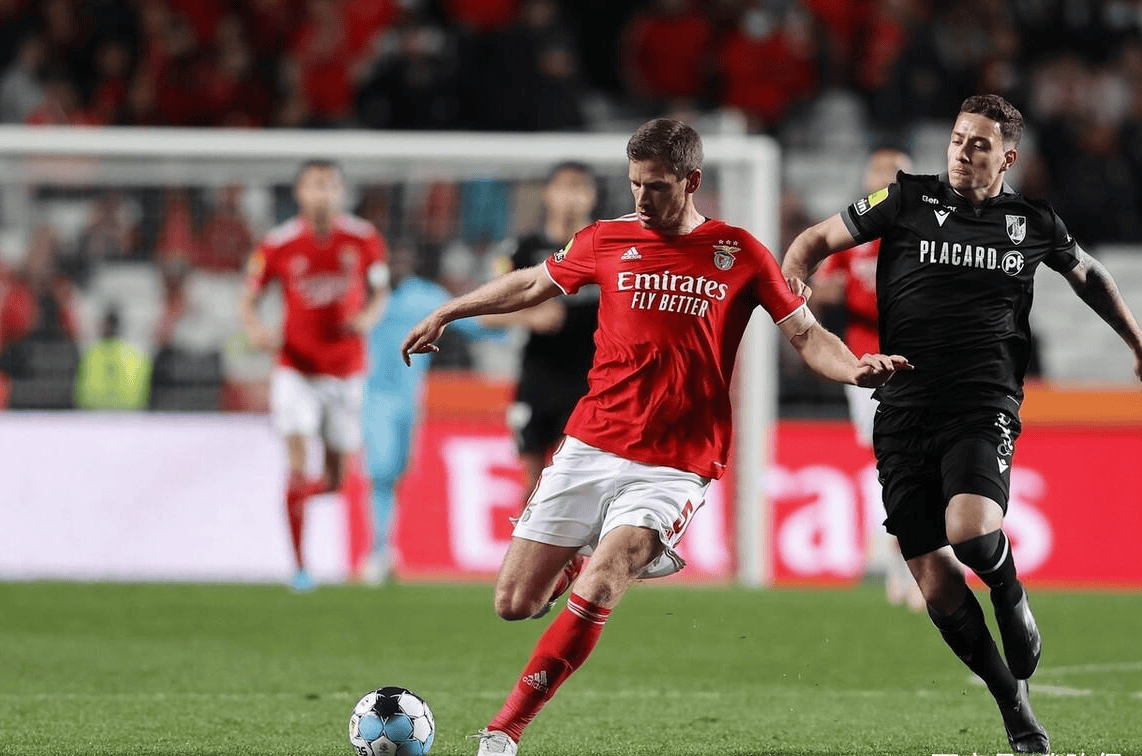 包含今晚葡超焦点战;AC米兰止住颓势;气氛紧张;资深球员宣示担当的词条 包含今晚葡超焦点战;AC米兰止住颓势;气氛紧张;资深球员宣示担当的词条